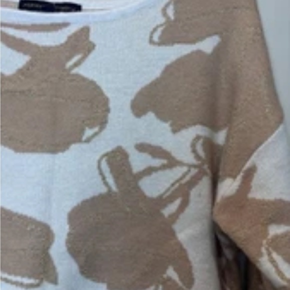 Adrienne Vittadini Cream and Gold Knit Top - Picture 3 of 6